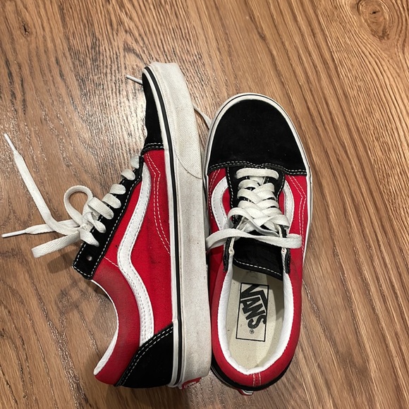 Vans - Picture 2 of 4